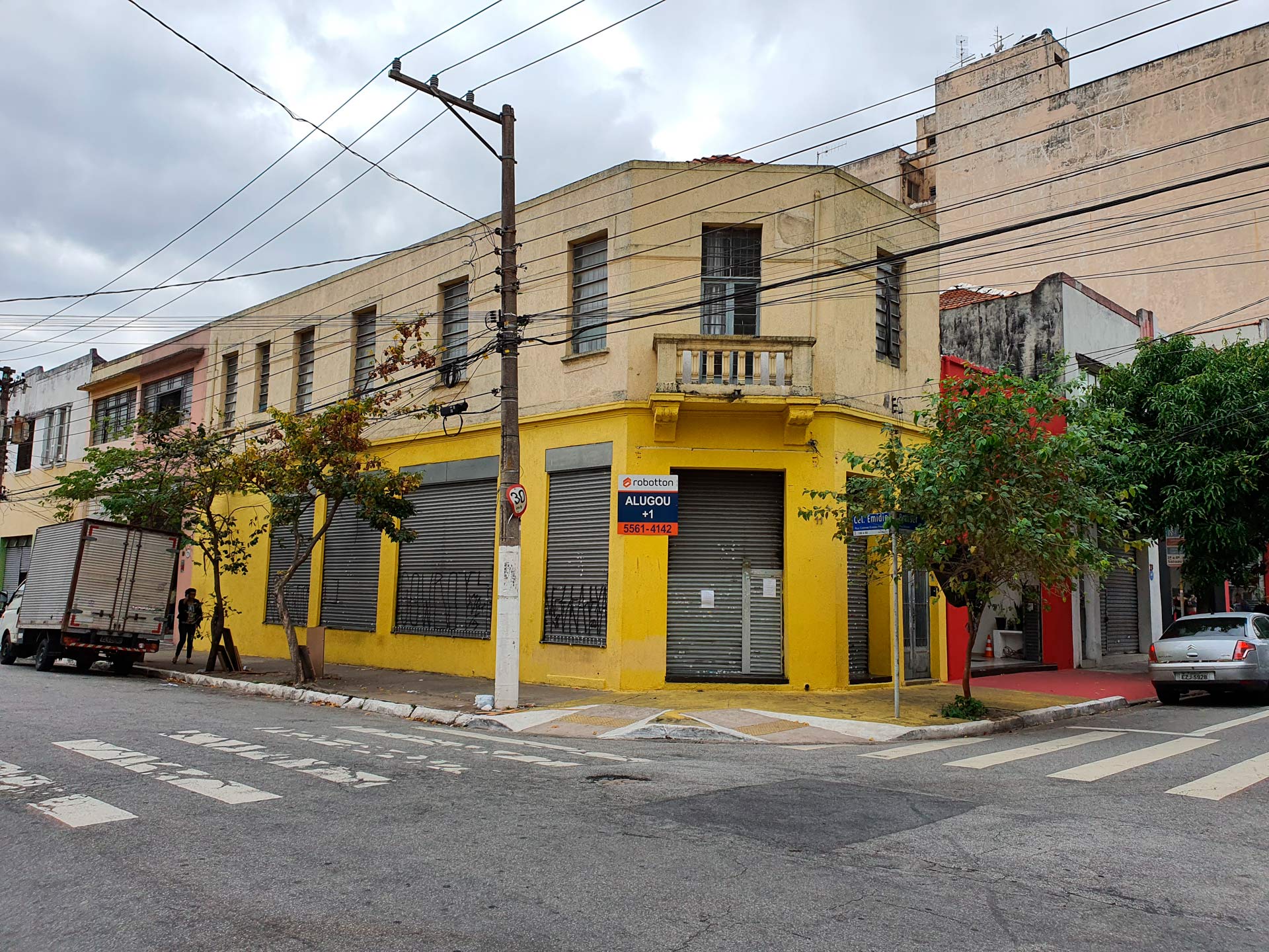 Fachada da loja antes do projeto  de Arquitetura Arkt Varejo 