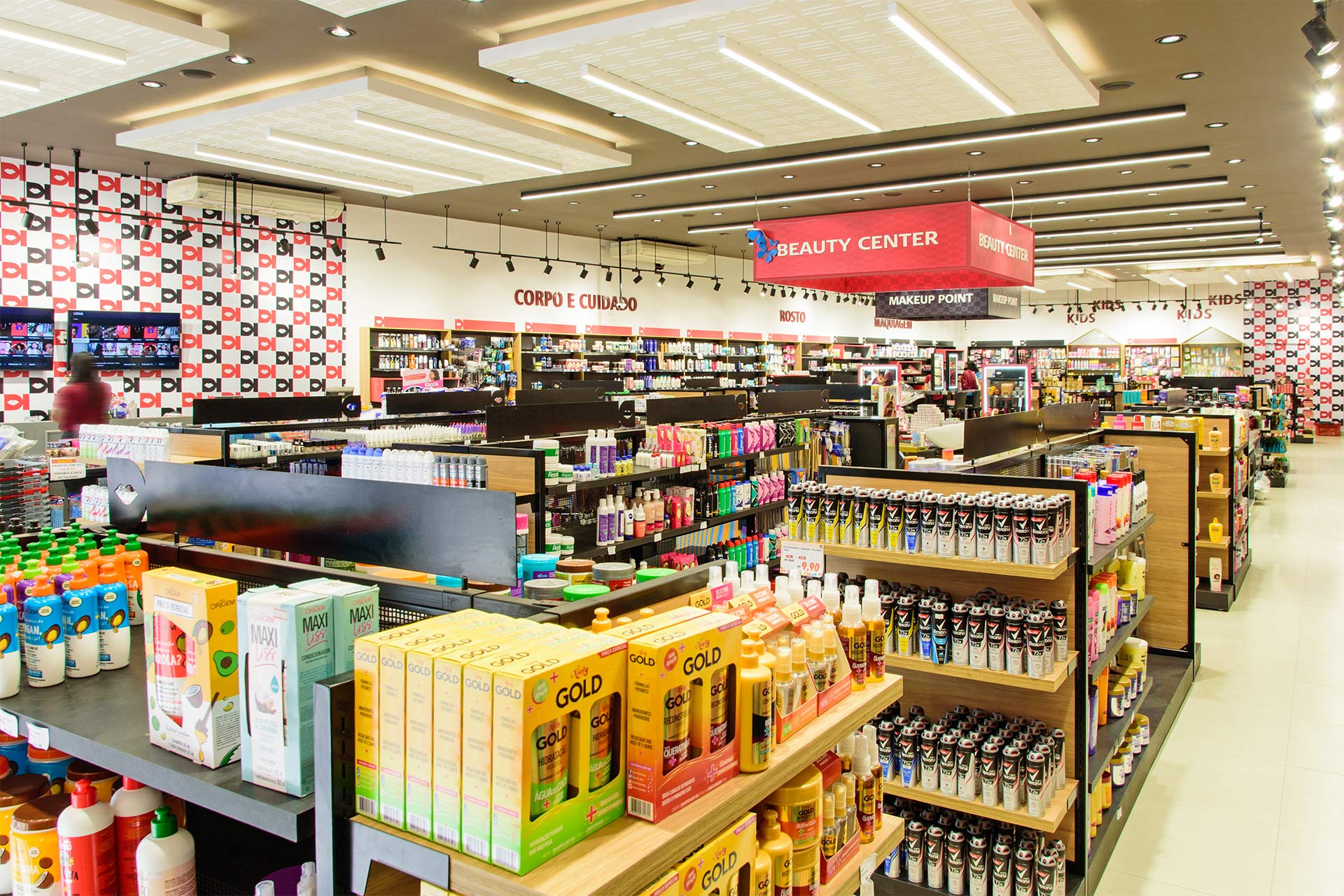 Arquitetura de interior de loja de produtos de beleza e cabelos, Di Goret.