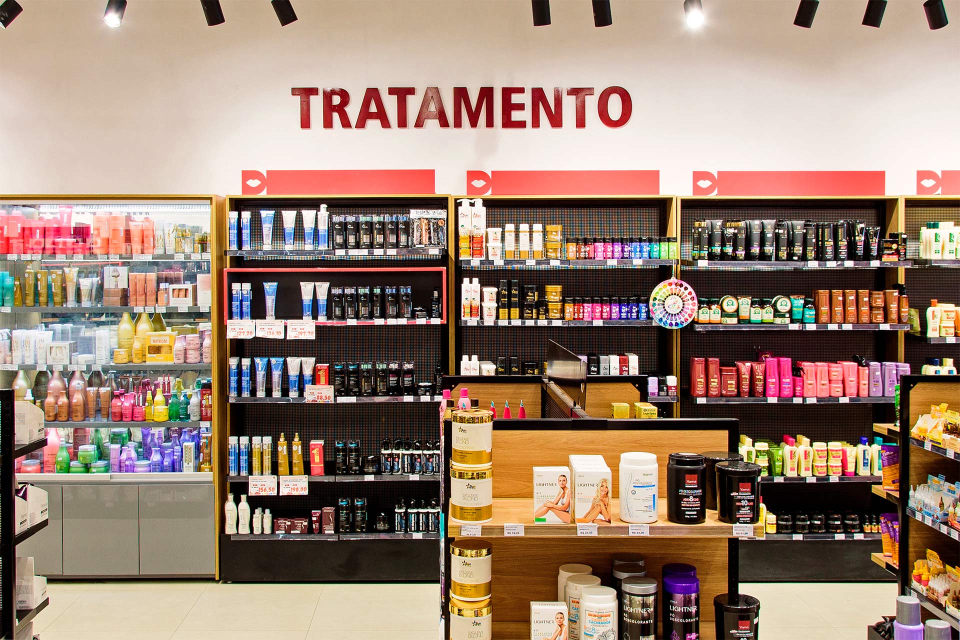 Arquitetura de interior de loja de produtos de beleza e cabelos, Di Goret.
