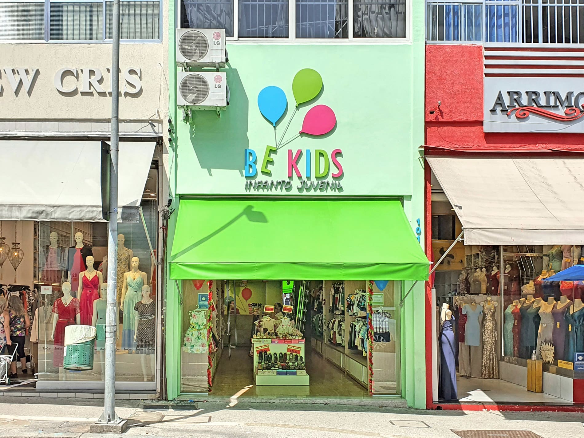 Arquitetura, fachada, de loja de roupas e acessórios bebê e infantil, Be Kids.