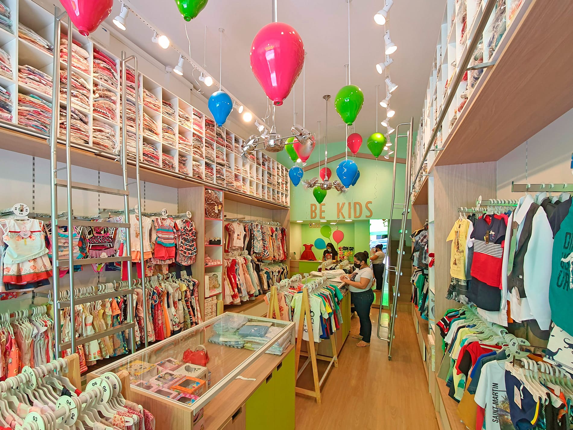Arquitetura de interior de Loja Infantil para a venda de roupas, acessórios, enxovais etc.